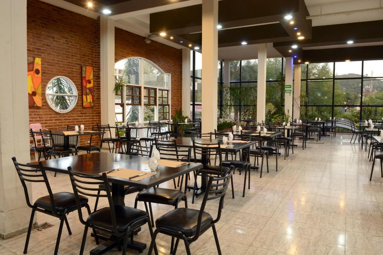 Hotel El Condado Вила Карлос Пас Екстериор снимка