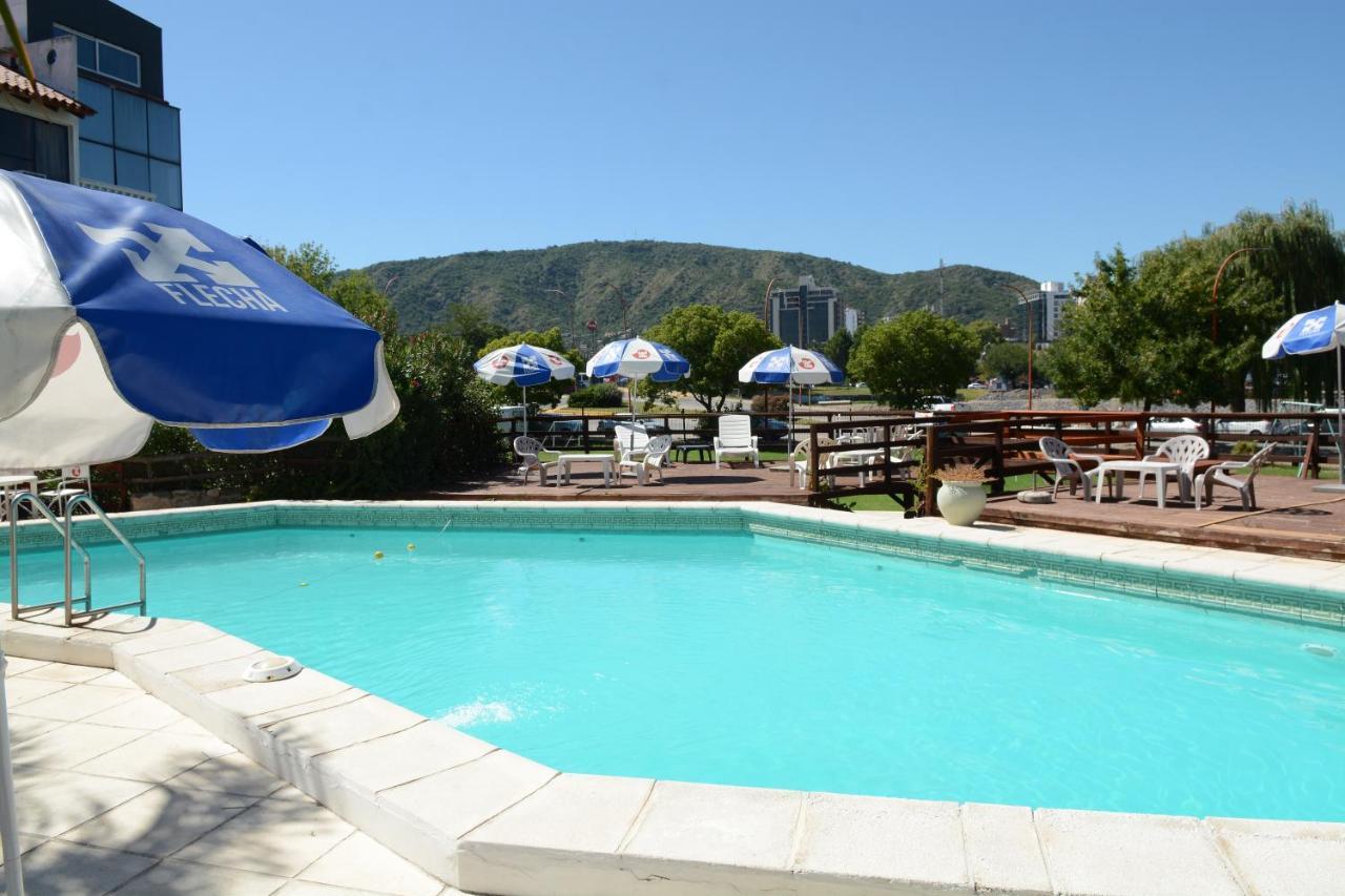 Hotel El Condado Вила Карлос Пас Екстериор снимка